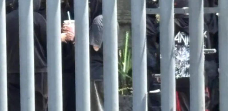 Colectivo feminista toma Prepa 6 de la UNAM en vísperas del 8M y suspenden clases