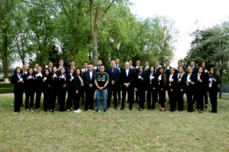 Comisión de Árbitros entrega 54 insignias FIFA a silbantes mexicanos