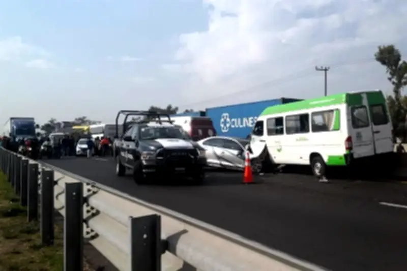 Conductora fallece en trágico choque frontal en Circuito Exterior Mexiquense