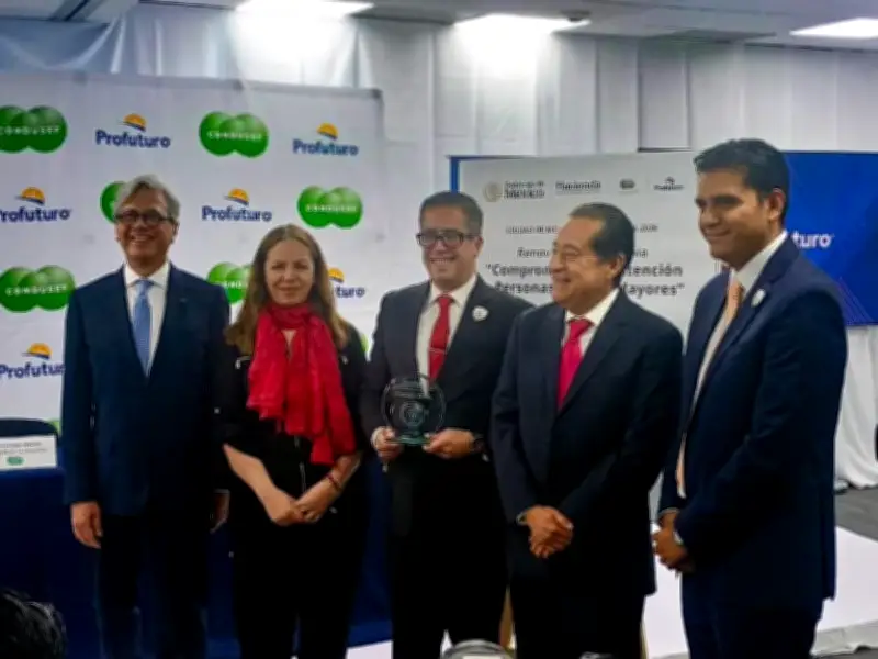 Condusef renueva insignia a Profuturo AFORE por atención especializada a adultos mayores