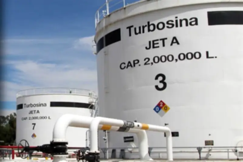 Conflicto en Medio Oriente podría disparar el precio de la turbosina en México