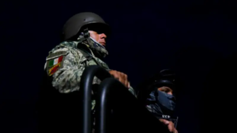 Conflicto entre Sedena y Fiscalía de Colima por camionetas sin placas en retén militar