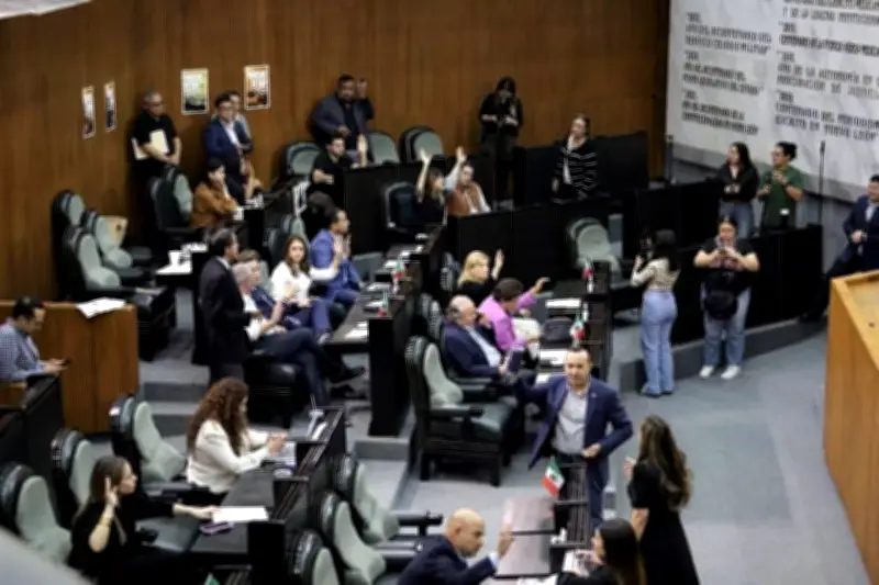 Congreso aprueba reforma energética y debate presupuesto para el próximo año