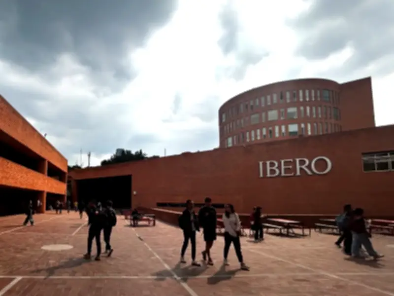 Contrapesos democráticos: La evolución del papel de las universidades en México