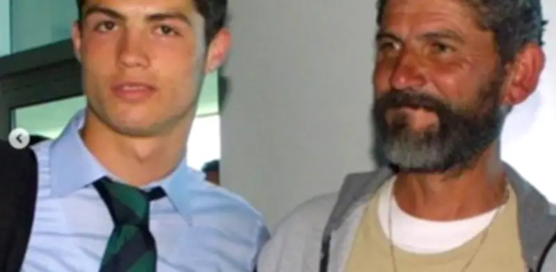Cristiano Ronaldo rinde homenaje a su padre antes del partido contra México