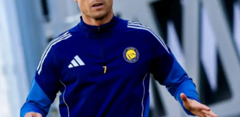 Cristiano Ronaldo vuelve a entrenar pero su ausencia amarga la reinauguración del Estadio Azteca