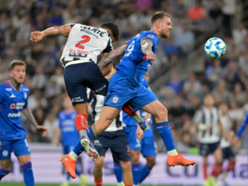 Cruz Azul derrota al Monterrey y se aferra al liderato del Clausura 2026