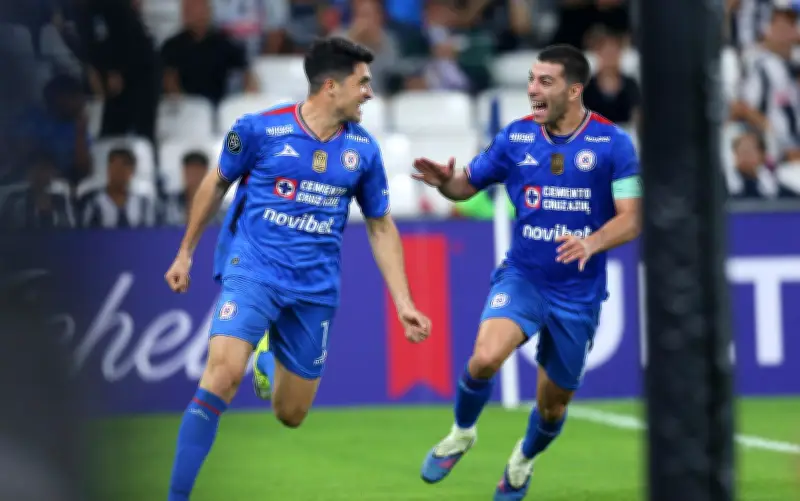 Cruz Azul remonta dramáticamente a Rayados en la Concachampions con victoria 3-2