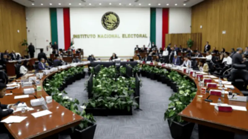 Dania Ravel, Claudia Zavala y Jaime Rivera concluyen su mandato en el INE tras nueve años