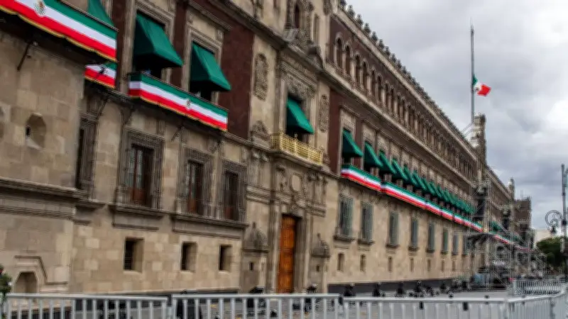 De protestas a sesiones fotográficas: las polémicas que han marcado al Palacio Nacional