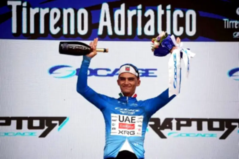 Del Toro se afianza en el liderato de la Tirreno-Adriático tras la segunda etapa