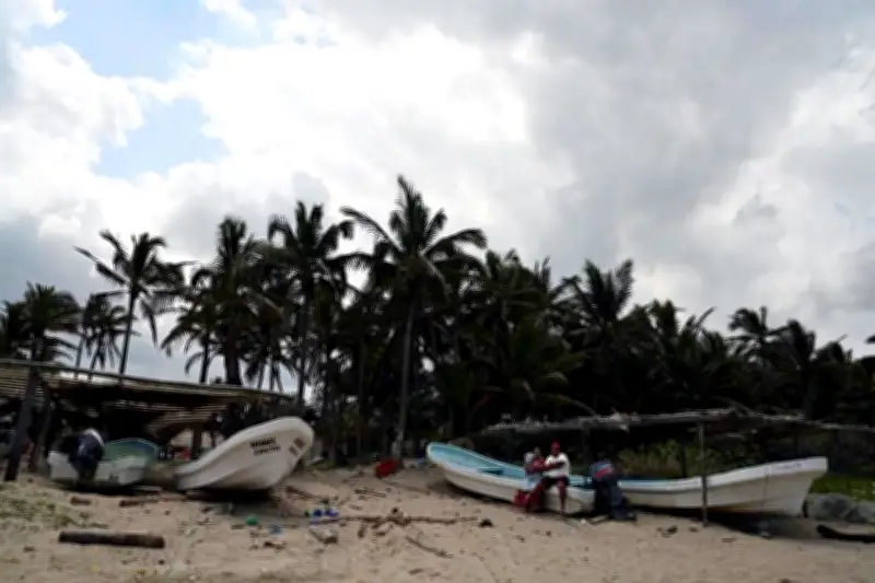 Derrame en Dos Bocas afecta a 10 mil familias de pescadores en Tabasco