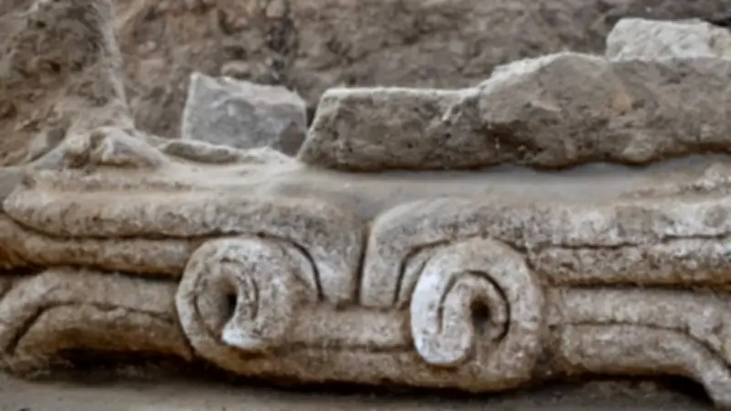 Descubren en Tlaxcala relieves decapitados de más de mil años de antigüedad