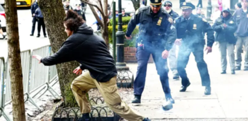 Detenidos por atentado contra alcalde de Nueva York se declaran alineados con Estado Islámico