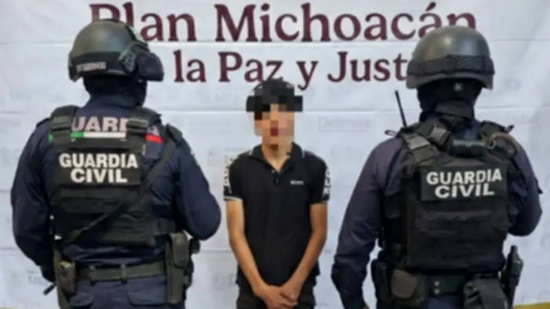 Detienen a adolescente de 17 años por quemar coches tras muerte del 'Mencho' en Michoacán