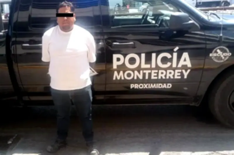 Detienen a conductor de camión robado en operativo policial en Nuevo León