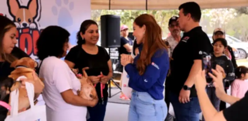 Detienen a funcionaria municipal de Monterrey por presunta falsificación de declaraciones