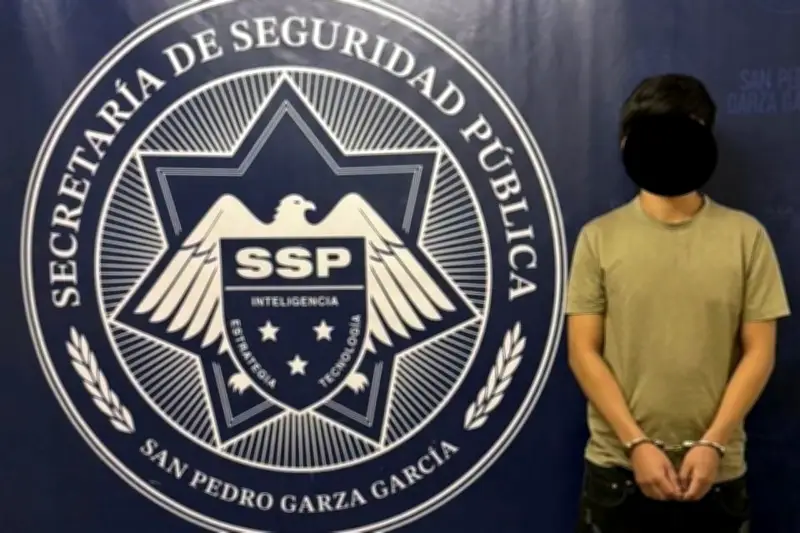 Detienen a menor armado en San Pedro Garza García; lo vinculan con crimen organizado