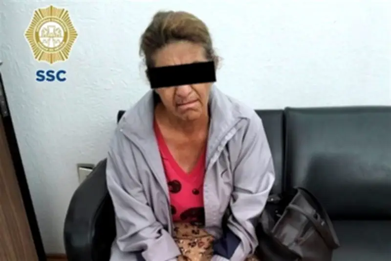 Detienen a mujer por drogar y despojar a adulto mayor en Central de Autobuses