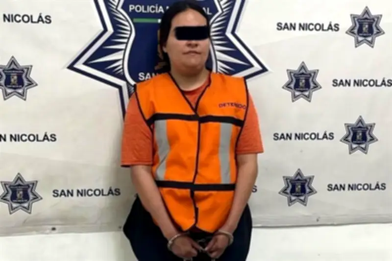 Detienen a mujer por robo de chatarra en tren de carga en Nuevo León
