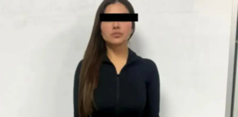 Detienen a mujer que exigió 300 mil pesos a la amante de su esposo por video sexual