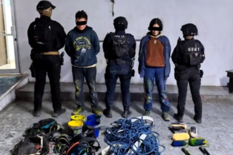 Detienen a pareja por grafitear la Presa Rompepicos en Nuevo León