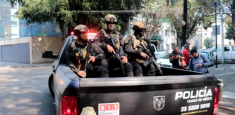 Detienen a presunta banda que robaba relojes de lujo cerca del AICM y traficaba drogas