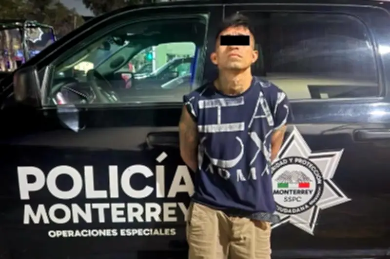 Detienen a presunto líder criminal y realizan cateo en su domicilio