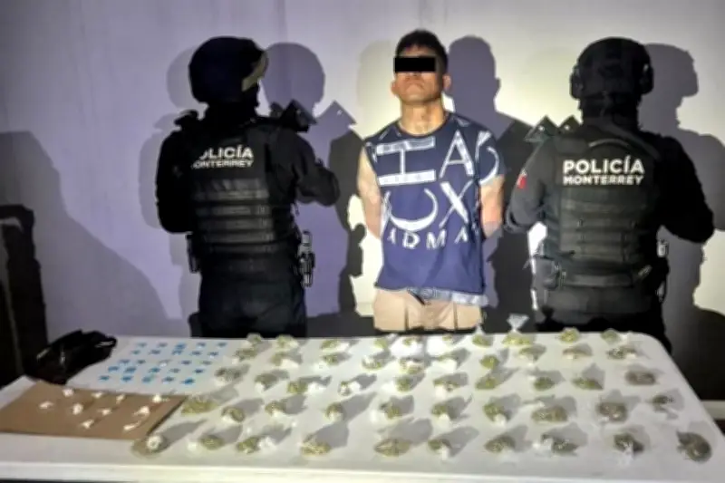 Detienen a presunto narcomenudista con 85 dosis de drogas en posesión
