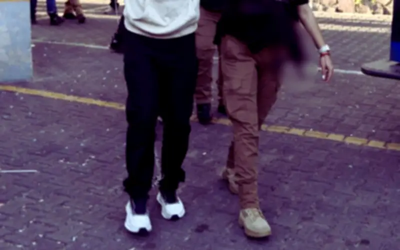 Detienen a presunto narcomenudista con droga y equipo táctico en cateo en Tlajomulco, Jalisco