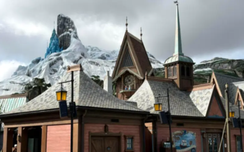 Disneyland París inaugura su segundo parque temático con un mundo de Frozen