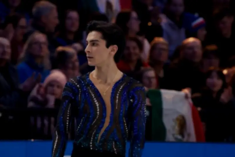 Donovan Carrillo se clasifica a la final del Mundial de Patinaje Artístico