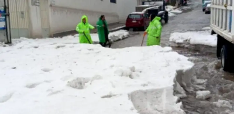 Ecatepec bajo el agua: intensa lluvia y granizada activan operativo municipal