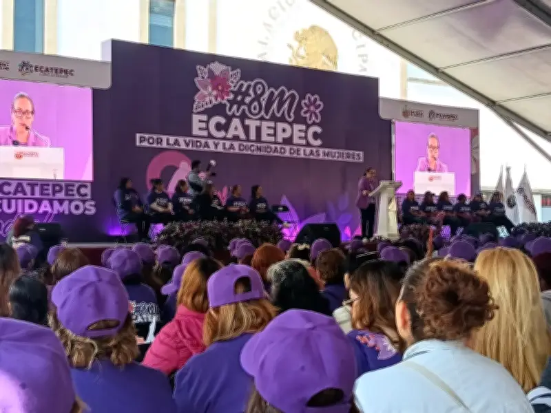 Ecatepec conmemora el 8M con evento cultural, reconocimientos y anuncios de seguridad para mujeres