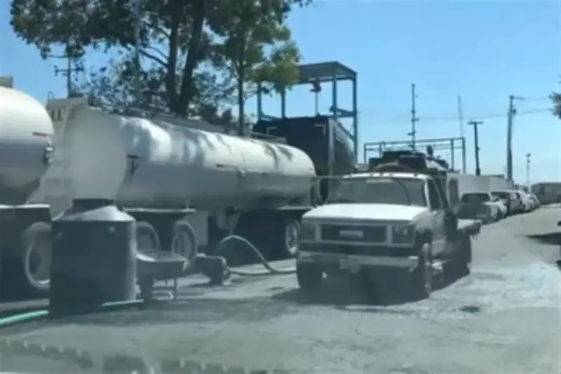 Ecatepec: Pagan hasta 1.6 millones de pesos diarios por pipas de agua