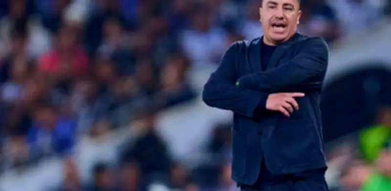Efraín Juárez, técnico de Pumas, defiende su autenticidad frente a sanción de la FMF