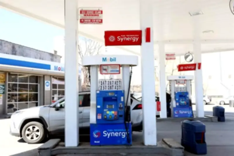 El alza del petróleo aleja la posibilidad de que la Fed recorte tasas de interés