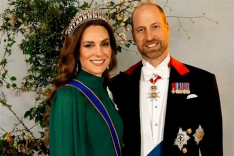 El Palacio de Kensington revela nuevo retrato oficial del Príncipe William y la Princesa Kate