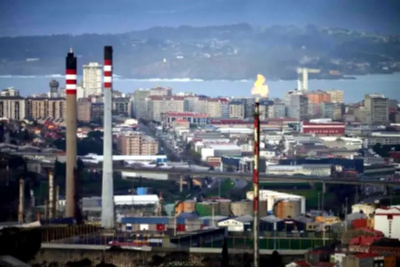 El petróleo Brent supera los 100 dólares con un alza del 8% en el mercado internacional