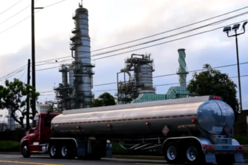 El petróleo cierra estable tras jornada de volatilidad en los mercados internacionales