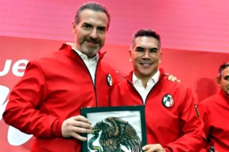 El PRI designa a Adrián de la Garza como defensor de México en Nuevo León