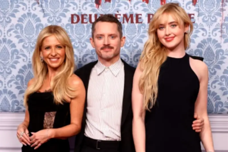 Elijah Wood y actores evacuados de hotel en CDMX por incendio