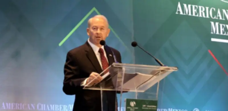 Embajador Johnson llama a fortalecer relación México-EU y premia a estudiantes espaciales