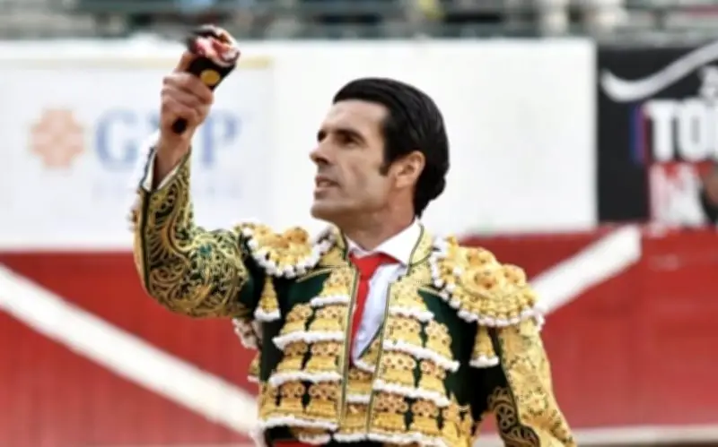 Emilio de Justo triunfa de nuevo en la Feria de Aniversario de la Plaza Nuevo Progreso