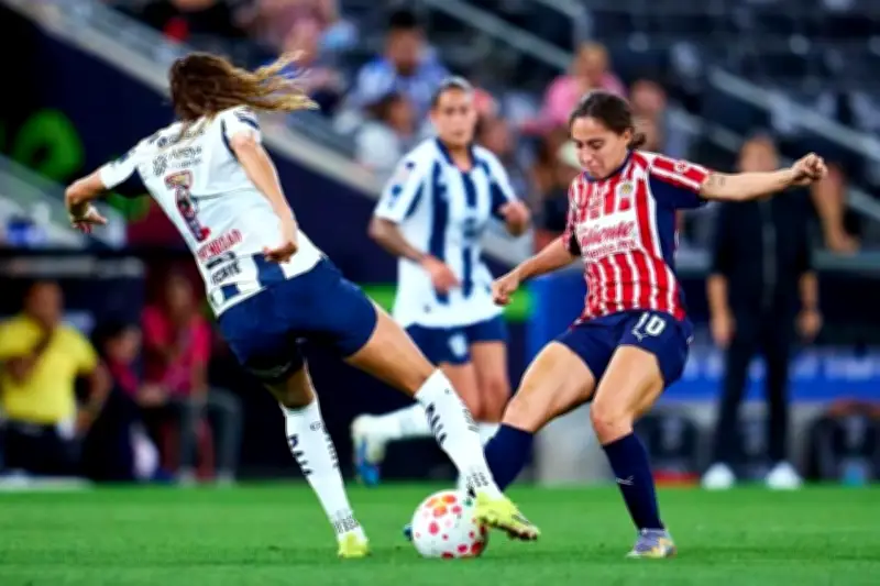 Empate sin goles: Rayadas mantiene liderato tras igualar con Chivas