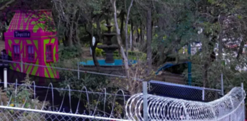 Empresa española rechaza acusaciones de daño ambiental por espectáculo Alicia en CDMX