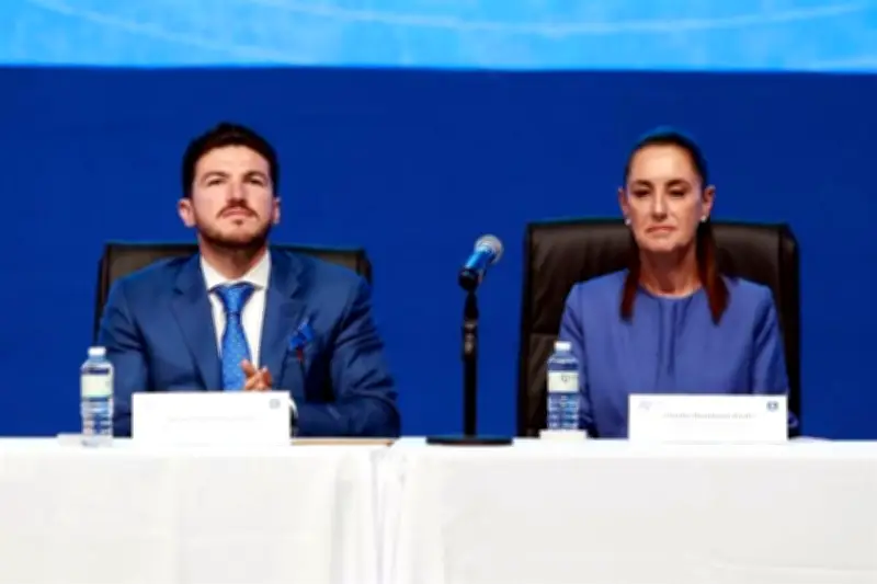 Empresarios Abuchean a Samuel García en Evento de Caintra en Monterrey