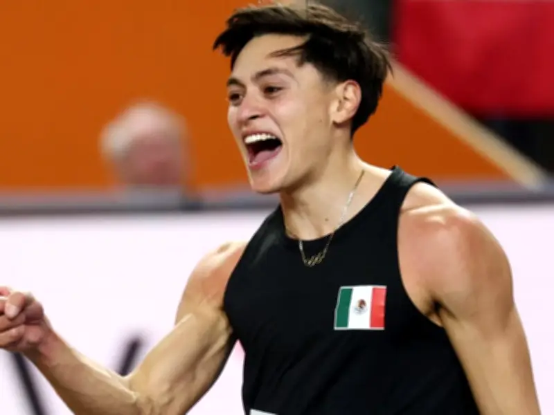 Erick Portillo logra plata mundial en salto alto con récord mexicano en Polonia