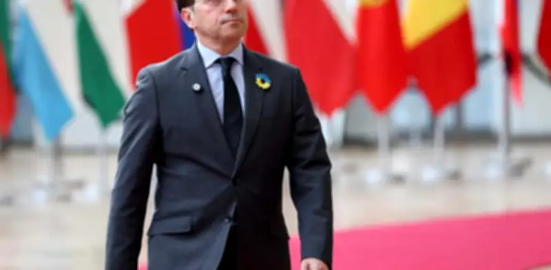 España rechaza uso de sus bases militares por EU para acciones contra Irán