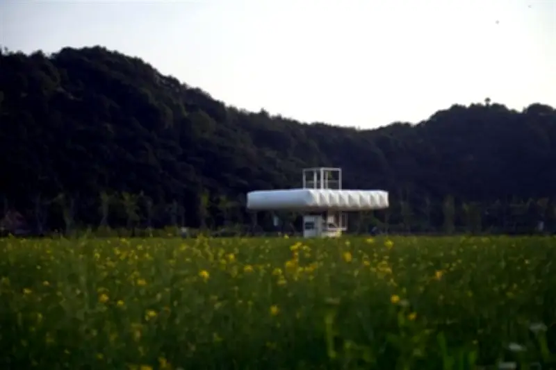 Espacios Inflables Innovadores Dialogan con la Naturaleza en Proyectos Arquitectónicos